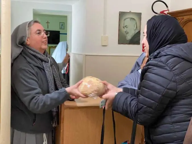 images Catanzaro, emozione e partecipazione per l'iniziativa "Il pane della Carità"