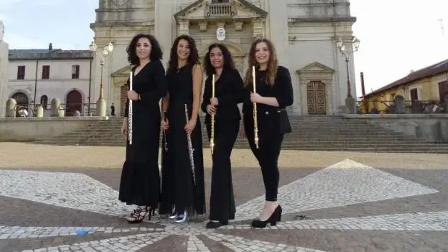 AMA Calabria, concerto dell’Oppidum Flute Quartet
alla Casa della Musica di Laureana di Borrello
 images AMA Calabria, concerto dell’Oppidum Flute Quartet
alla Casa della Musica di Laureana di Borrello