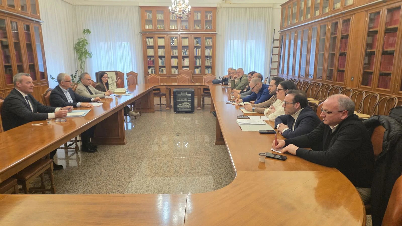 Caso Karolbetania, tavolo in Prefettura a Catanzaro con i sindacati: "Assicurata la mensilità di febbraio"