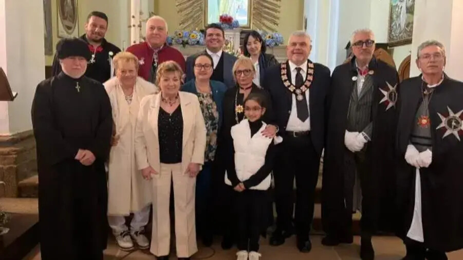 images A Serra San Bruno esposizione di una copia autentica della Sacra Sindone: un evento tra fede, arte e storia