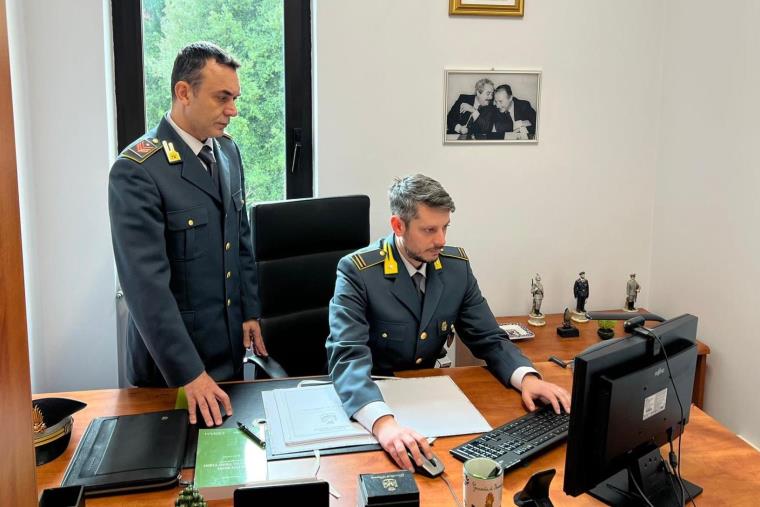 Vibo, percezione indebita Reddito di cittadinanza: 111 segnalati e sequestri per 900 mila euro images Vibo, percezione indebita Reddito di cittadinanza: 111 segnalati e sequestri per 900 mila euro