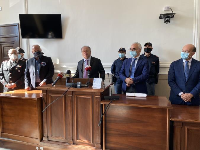 images Catanzaro, droga e cavalli di ritorno. Operazione “Aesontium”: anche i minorenni usati per lo spaccio (I NOMI)