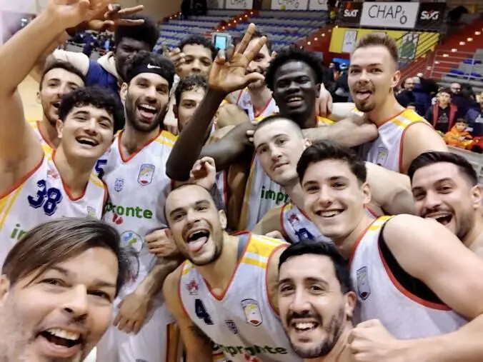 images Basket Academy vince la gara determinante con la Virtus Matera