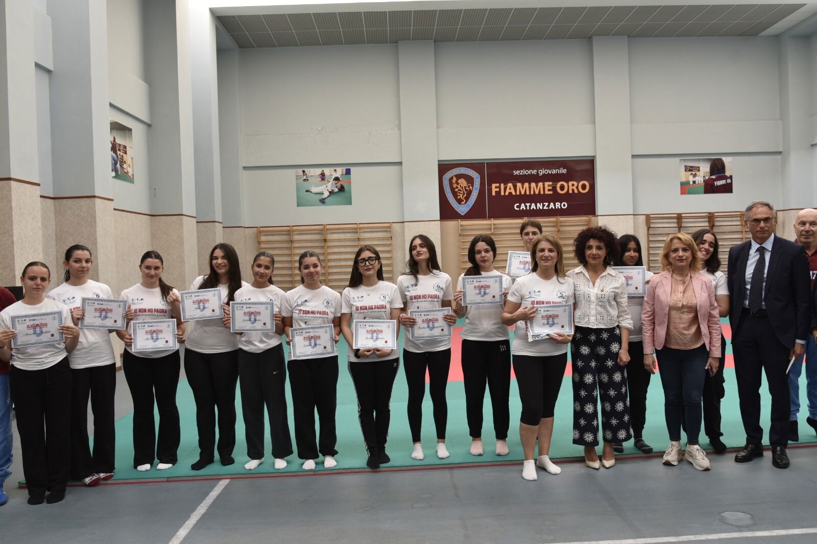 images Crescere sicure, vivere libere: Polizia e Fidapa Catanzaro insieme per le donne di domani