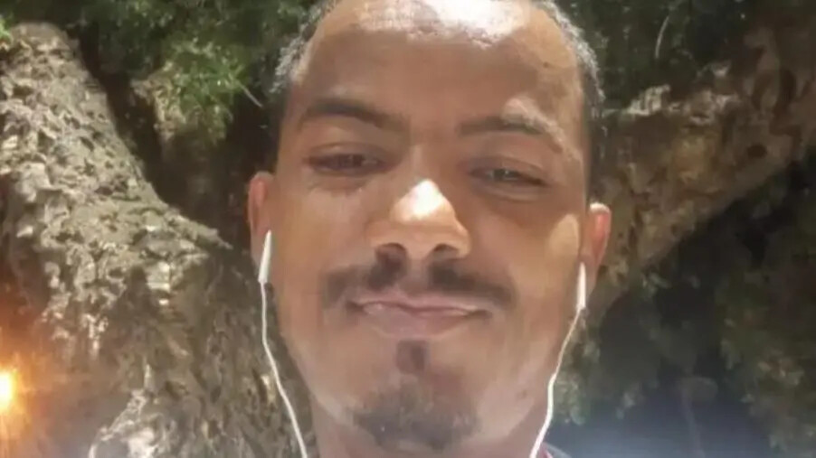 images La storia di Ivo, l'italiano che per cercare il padre è dovuto arrivare da clandestino 