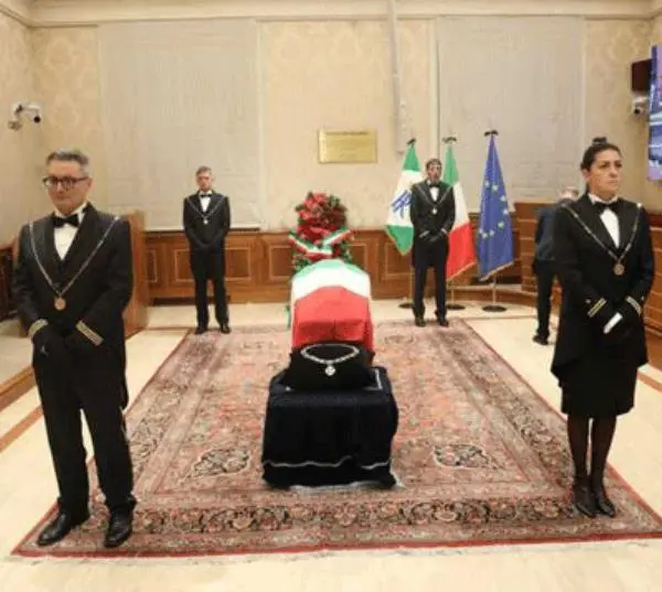 Morte di Napolitano, la riflessione di Petramala: "Io lo so" images Morte di Napolitano, la riflessione di Petramala: "Io lo so"
