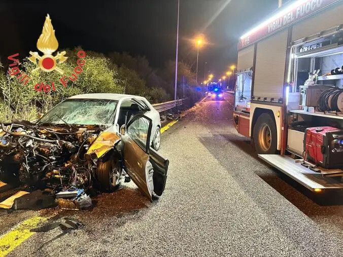 images Catanzaro, scontro tra 2 auto al Sansinato: un ferito grave