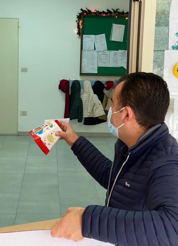 Belcastro, funzionano gli auguri e i doni del sindaco. Un cittadino: “Gesto d'affetto e vicinanza" images Belcastro, funzionano gli auguri e i doni del sindaco. Un cittadino: “Gesto d'affetto e vicinanza"