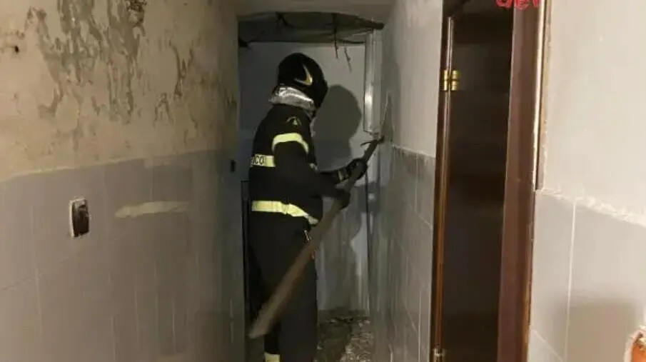 Colonna dei Vigili del fuoco dalla Calabria ai Campi Flegrei per assistenza alla popolazione images Colonna dei Vigili del fuoco dalla Calabria ai Campi Flegrei per assistenza alla popolazione