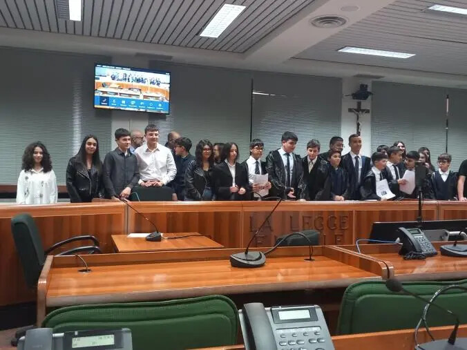 images "Ciak...un processo simulato": al Comprensivo di Marcellinara i ragazzi indossano le toghe