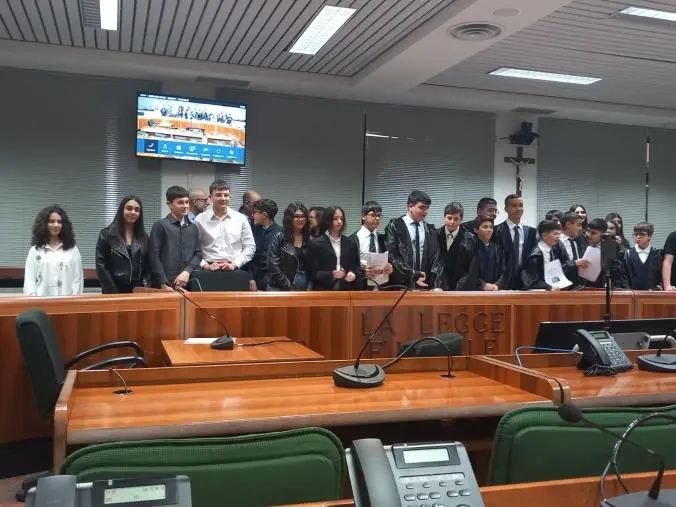 "Ciak...un processo simulato": al Comprensivo di Marcellinara i ragazzi indossano le toghe images "Ciak...un processo simulato": al Comprensivo di Marcellinara i ragazzi indossano le toghe