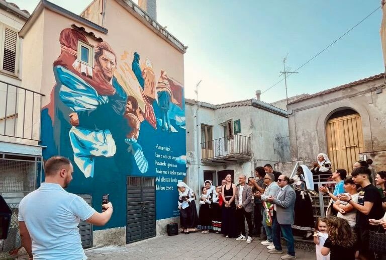 images Pallagorio, un murale unisce Arbëria e Kosovo nel nome di Don Sergio Spezzano