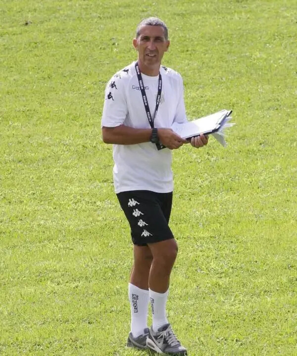 Calcio, Rosario Salerno è il nuovo allenatore della Vigor Lamezia images Calcio, Rosario Salerno è il nuovo allenatore della Vigor Lamezia