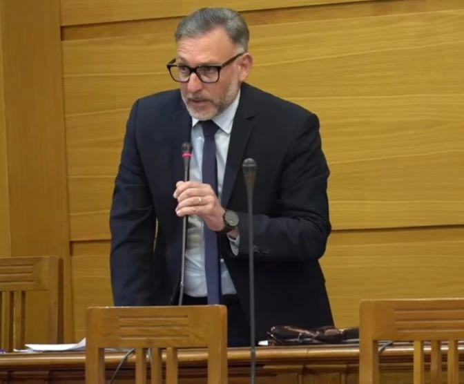 A Lamezia Terme griglie e caditoie ostruite: l’allarme del consigliere Branca
