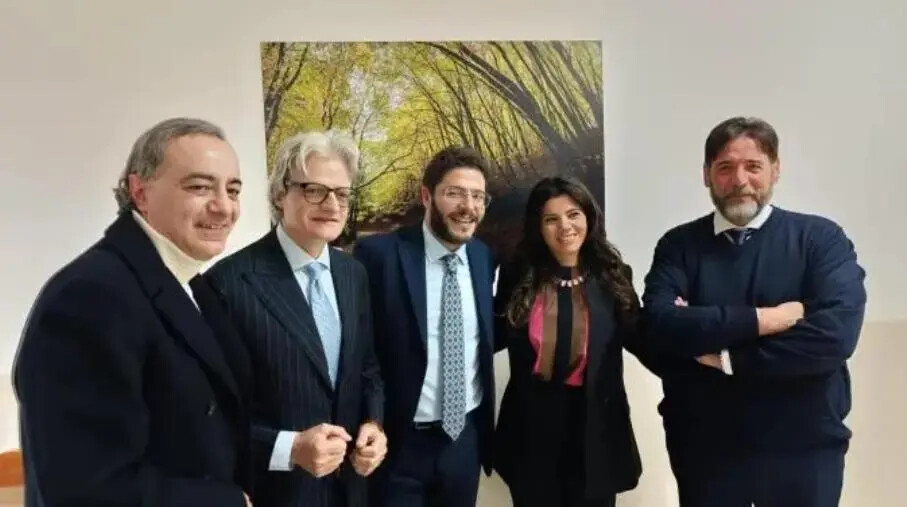 images A Crotone inaugurata mostra fotografica al Palazzo di Giustizia: un omaggio alla bellezza del territorio