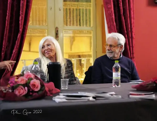 Tropea ospita la presentazione del libro di Carmela Bueti e sono "Frammenti di emozioni"  images  Tropea ospita la presentazione del libro di Carmela Bueti e sono "Frammenti di emozioni"