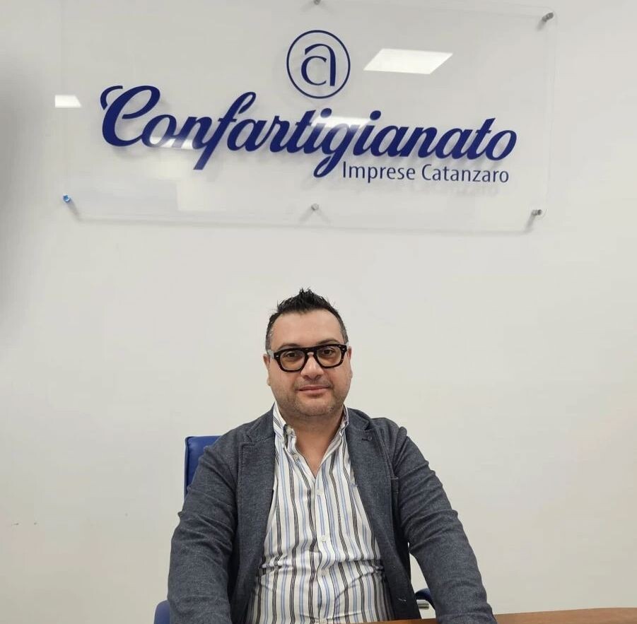 Protesta contro i rincari, la solidarietà e il sostegno di Confartigianato Catanzaro
images Protesta contro i rincari, la solidarietà e il sostegno di Confartigianato Catanzaro
