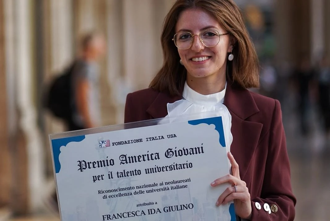 Simeri Crichi, la giovane neolaureata Francesca Ida Giulino insignita del Premio America Giovani
