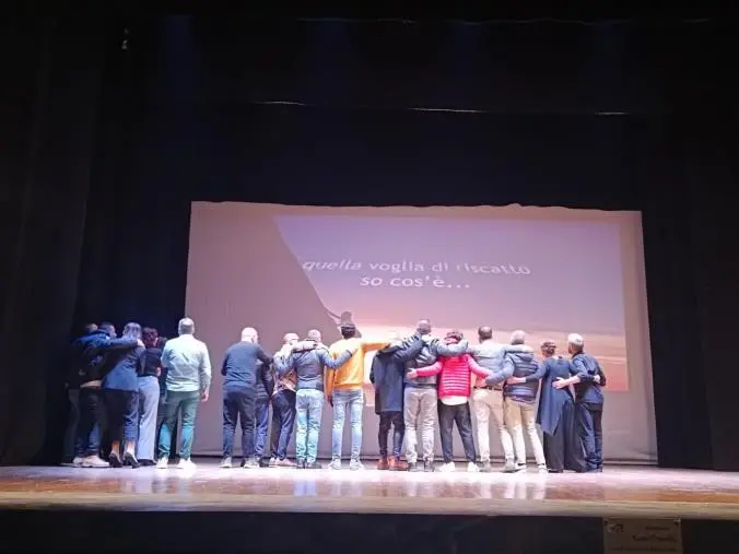images Catanzaro, al Teatro Comunale una serata di emozioni e solidarietà con lo spettacolo "Fango" 
