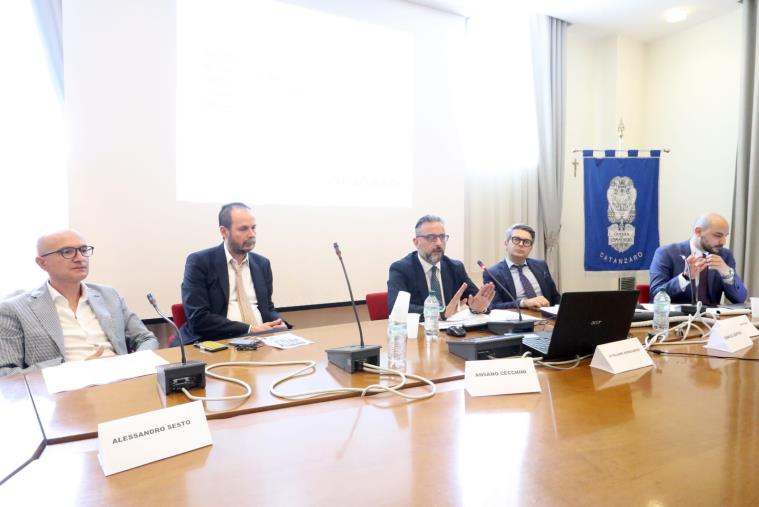 Immobiliare, Confesercenti Catanzaro e ANMA salgono in cattedra: ecco tutti i dati images Immobiliare, Confesercenti Catanzaro e ANMA salgono in cattedra: ecco tutti i dati