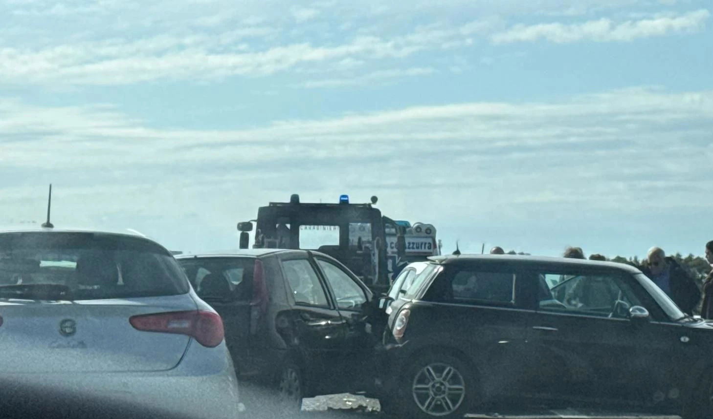 Catanzaro, incidente sulla strada di Germaneto: 3 le auto coinvolte