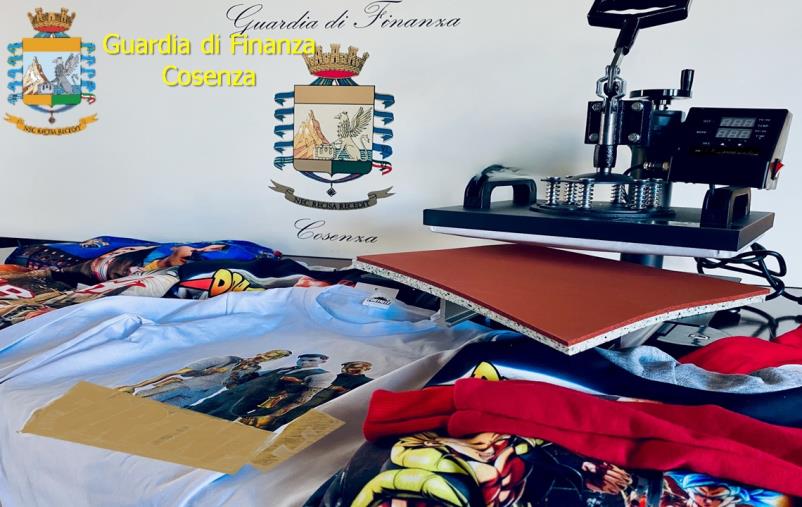 images Cosenza. Sequestrata una stamperia di accessori e abbigliamento per bambini  "dedicati" ai cartoon