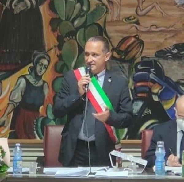 “Orgoglio Botricellese - F. Bisceglia”, premiati il procuratore Manzini e quattro cittadini images “Orgoglio Botricellese - F. Bisceglia”, premiati il procuratore Manzini e quattro cittadini