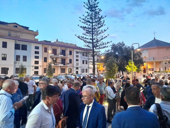 Caro bollette e commercio in crisi: la manifestazione a Soverato images Caro bollette e commercio in crisi: la manifestazione a Soverato