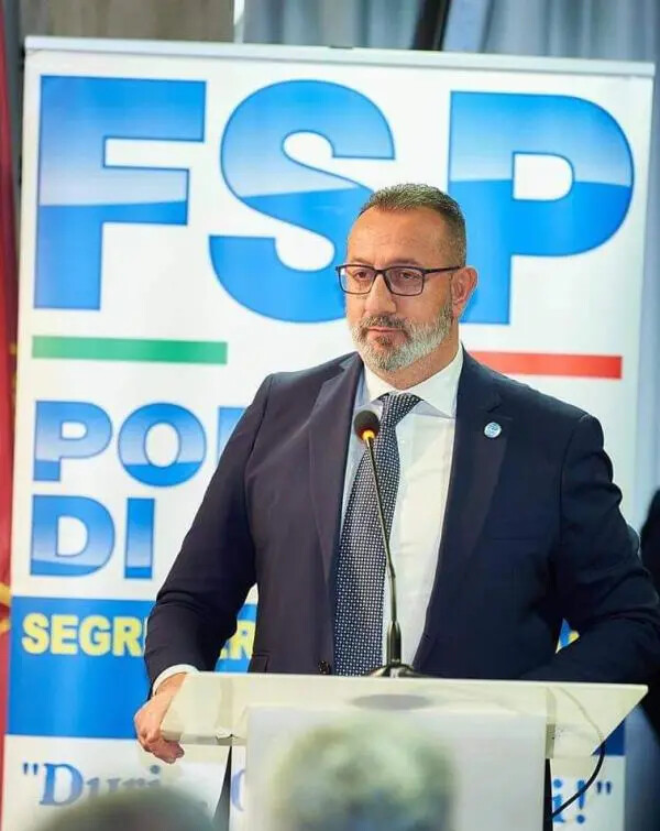 images A Lamezia Terme poliziotti in servizio salvano una vita, Morelli (Fsp Polizia): “Ancora una volta il senso del dovere caratterizza la nostra professione”