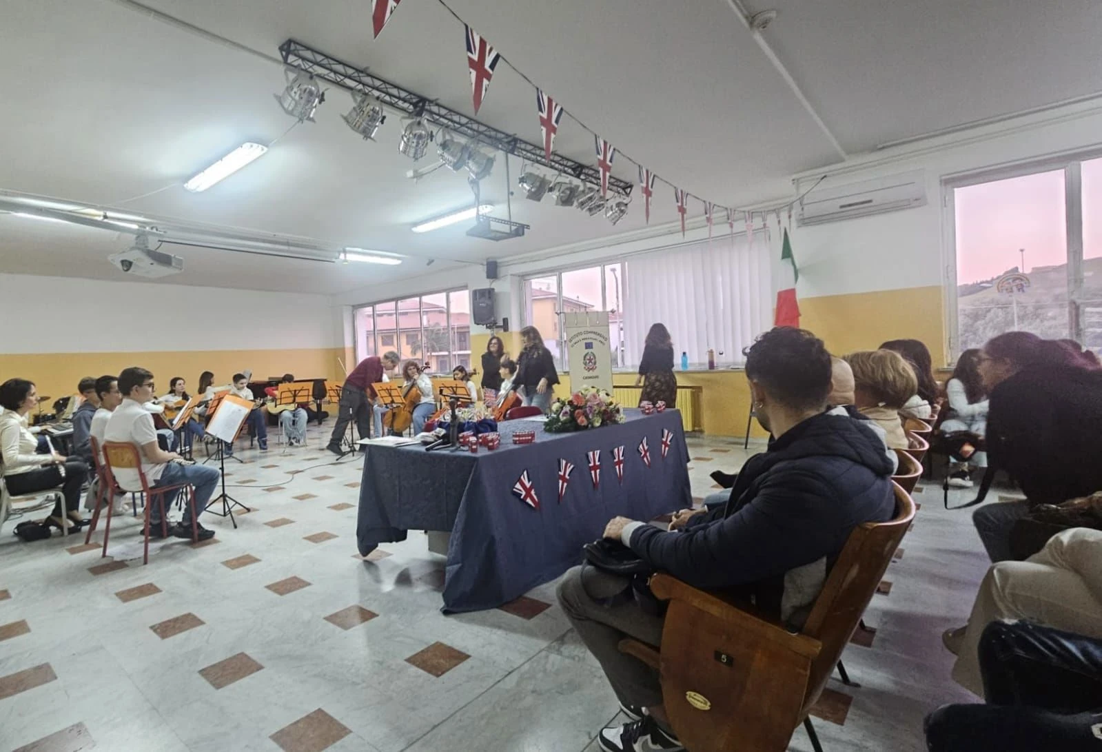 Cambridge Day, una festa delle lingue al plesso “Monsignor Apa” dell’Ic "Sala-S.Maria-Milani-Preti"