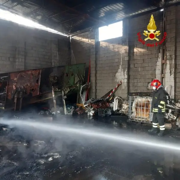 Incendio di un’azienda a Roccabernarda, l’Amministrazione: “Mano mafiosa” images Incendio di un’azienda a Roccabernarda, l’Amministrazione: “Mano mafiosa”