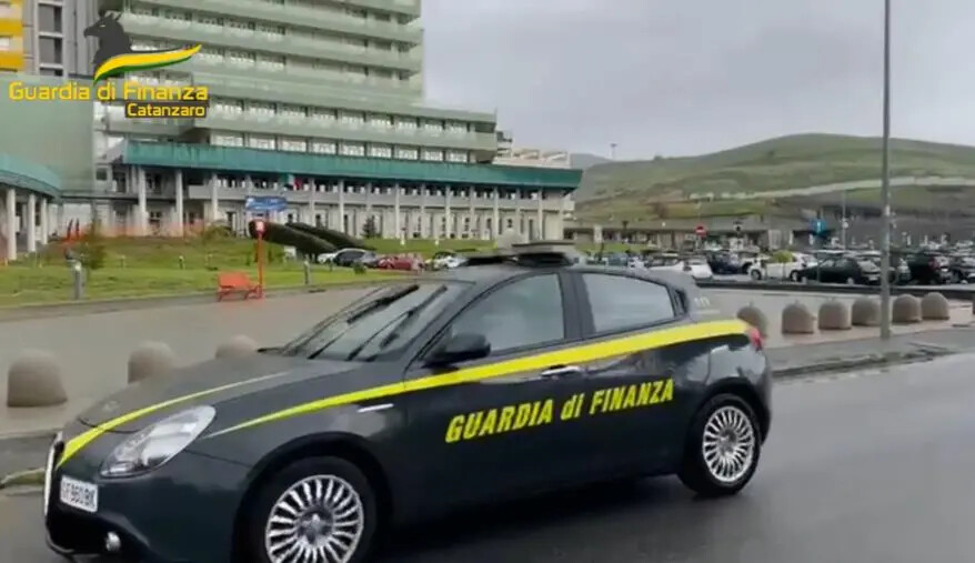 Catanzaro, scandalo Umg e Asp (TUTTI I NOMI) images Catanzaro, scandalo Umg e Asp (TUTTI I NOMI)