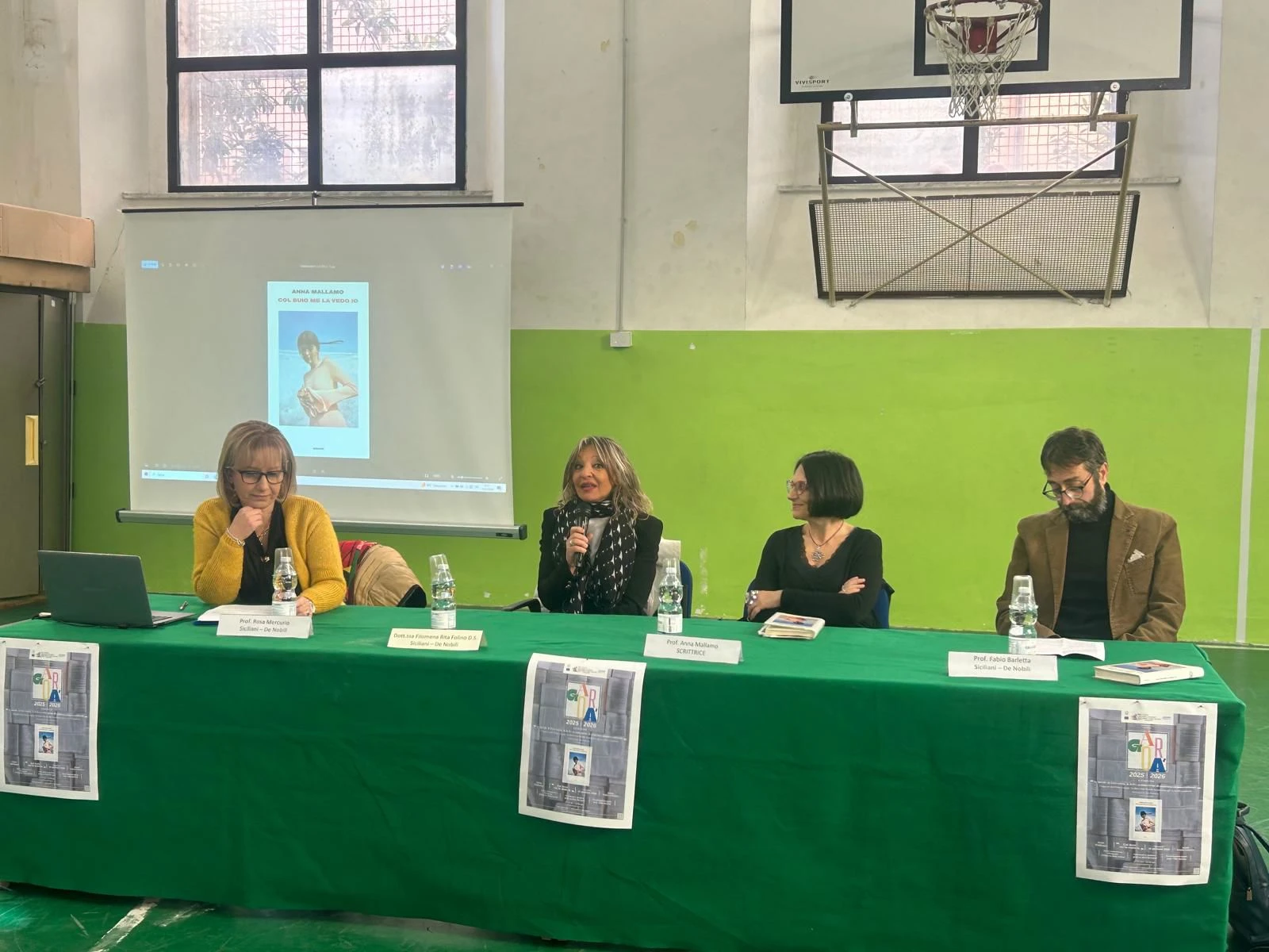 “Col buio me la vedo io”,  il romanzo di Anna Mallamo protagonista al Polo liceale “Siciliani-De Nobili”