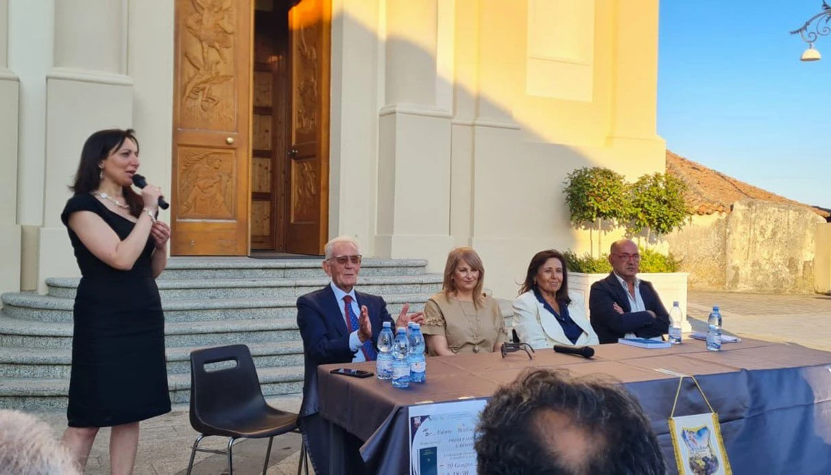 Presentato a Rombiolo e Tropea "I Primi Passi verso l'Economia"