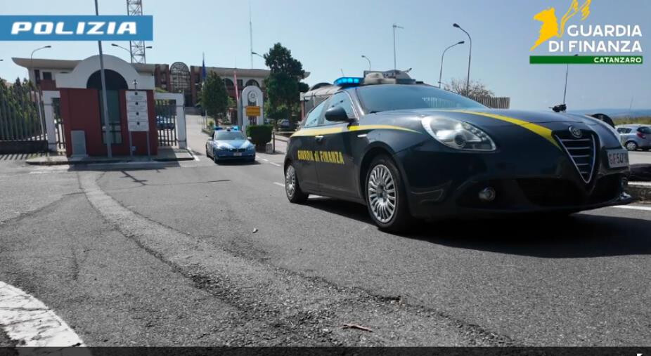 Autovelox illegali nel Catanzarese: numerosi sequestri e verifiche in corso images Autovelox illegali nel Catanzarese: numerosi sequestri e verifiche in corso