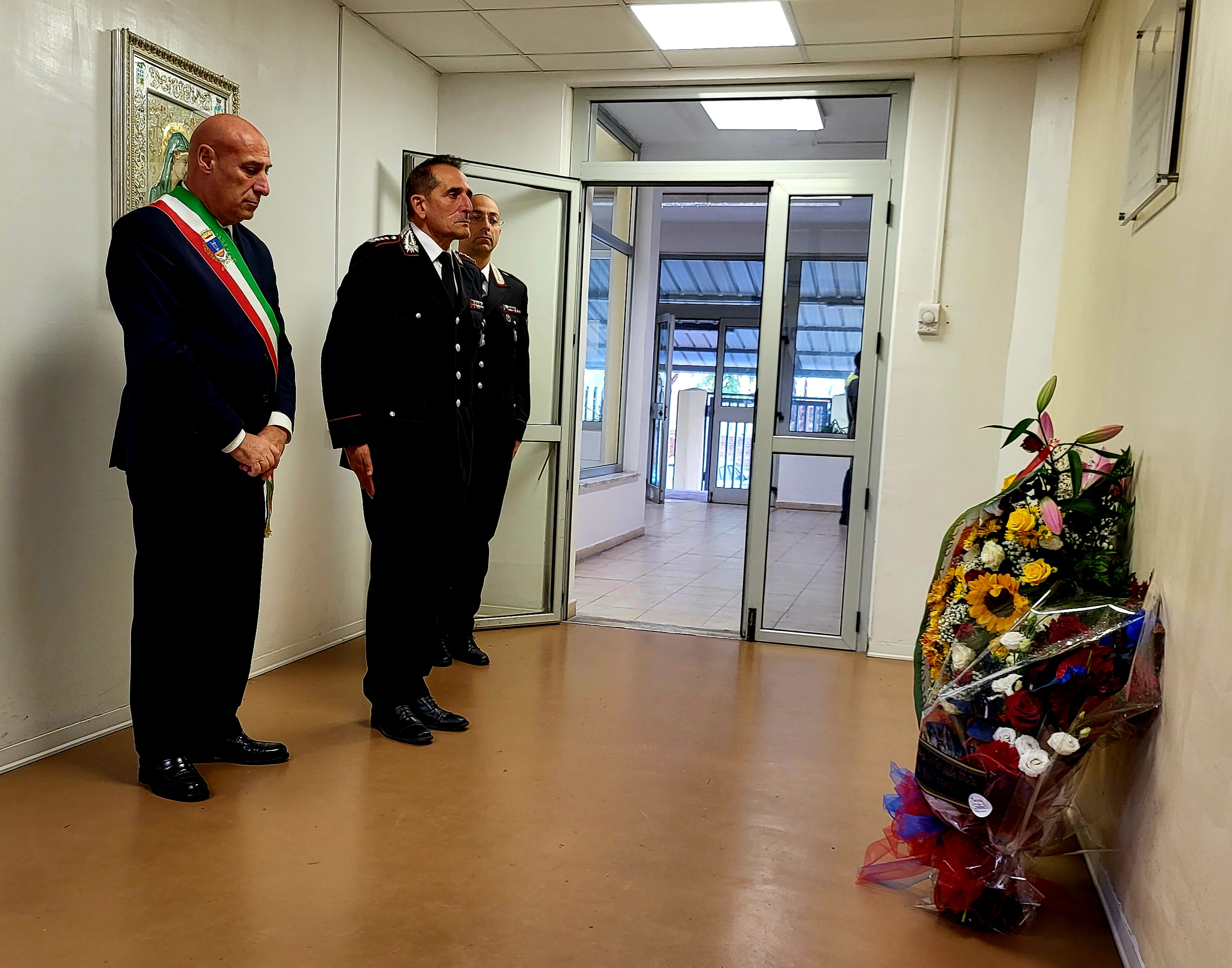 Esplosione a Verona: l'omaggio del sindaco di Crotone in visita al comando Carabinieri