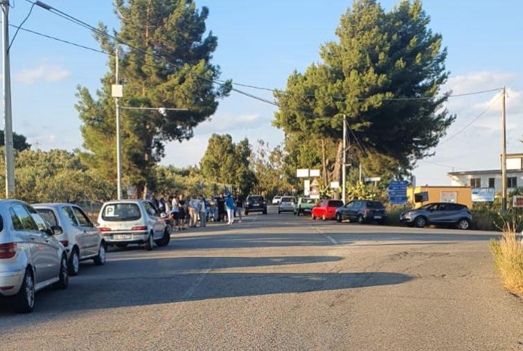images Simeri Crichi, si costituisce il conducente fuggito dopo lo scontro con lo scooter