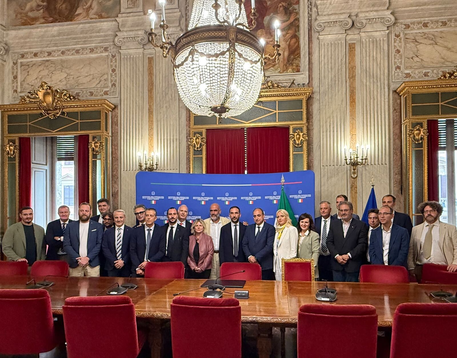 images Incontro con il ministro, Coldiretti: "40 milioni ai veri frantoi" 