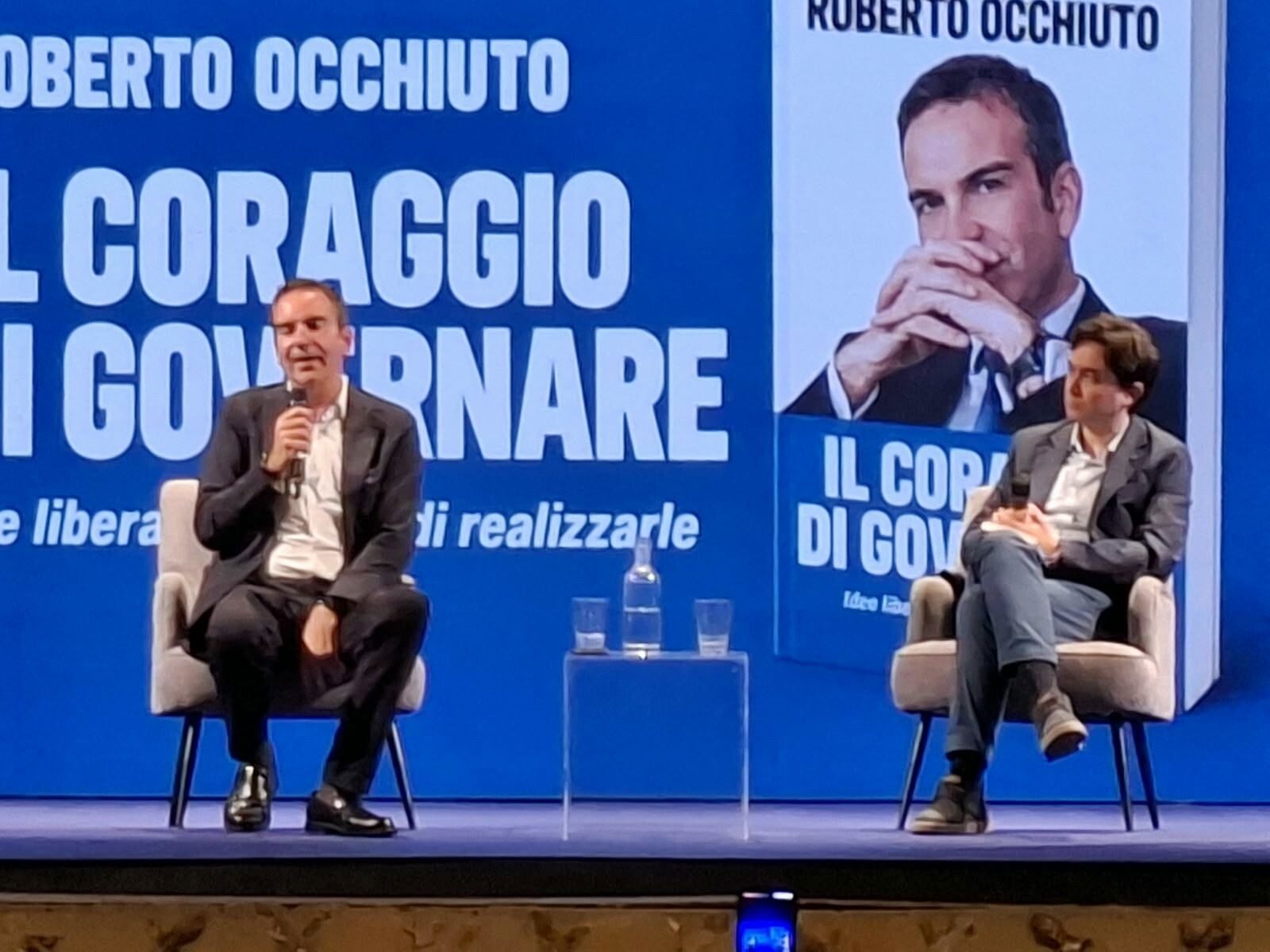 images Occhiuto e la sfida oltre la Calabria: il presidente della Regione presenta il suo libro a Cosenza