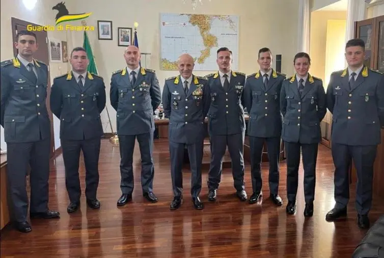 La nave scuola “Mazzei” della Guardia di Finanza fa scalo al porto di Vibo images La nave scuola “Mazzei” della Guardia di Finanza fa scalo al porto di Vibo