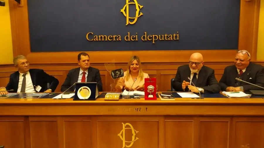 Presentato a Roma il XXIII "Premio Calabria che Lavora": tra i premiato anche Carlo Parisi  images Presentato a Roma il XXIII "Premio Calabria che Lavora": tra i premiato anche Carlo Parisi