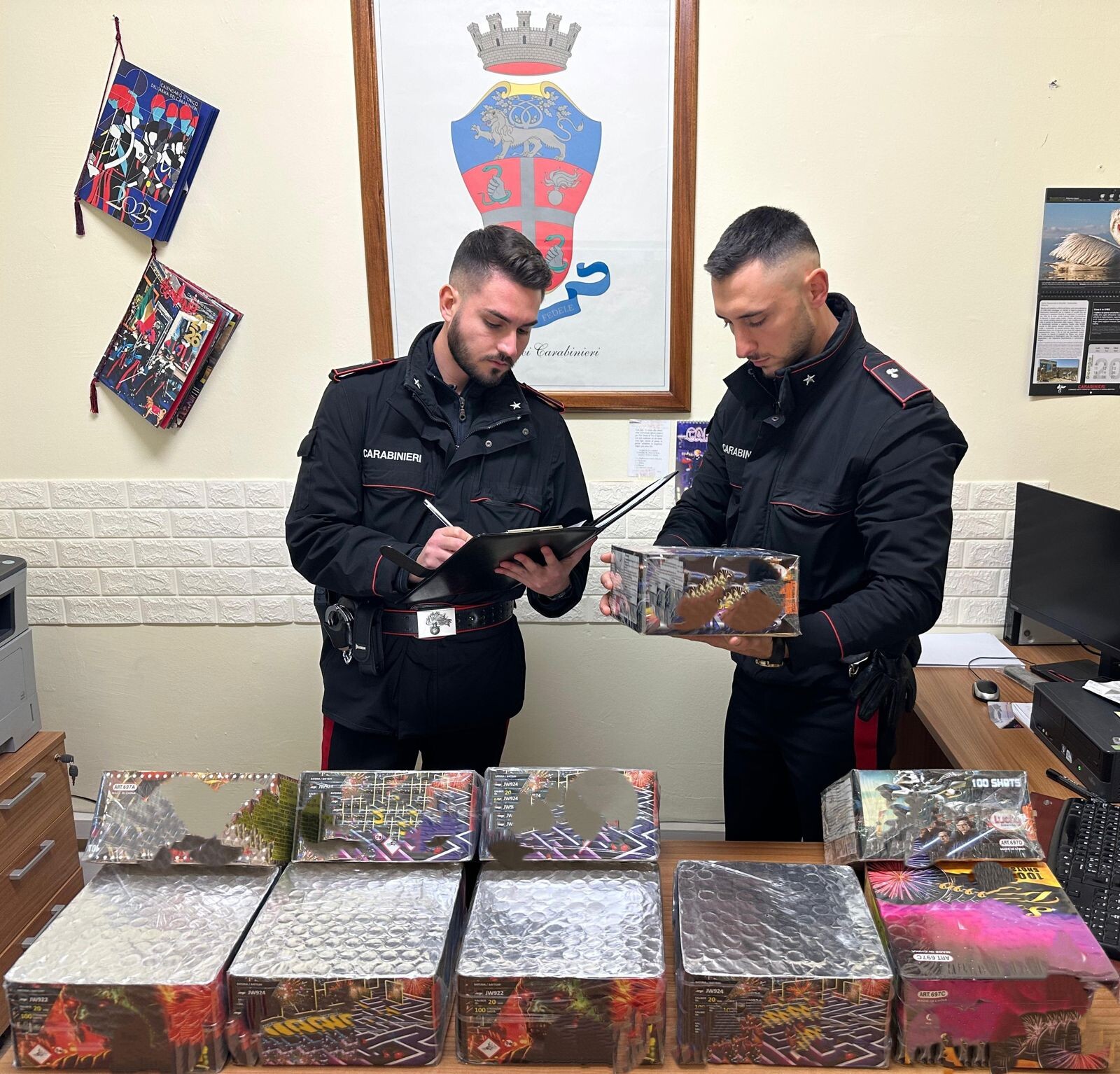 Davoli, controlli sulla detenzione illegale di artifici pirotecnici: sequestrati 40 kg di materiale esplodente images Davoli, controlli sulla detenzione illegale di artifici pirotecnici: sequestrati 40 kg di materiale esplodente