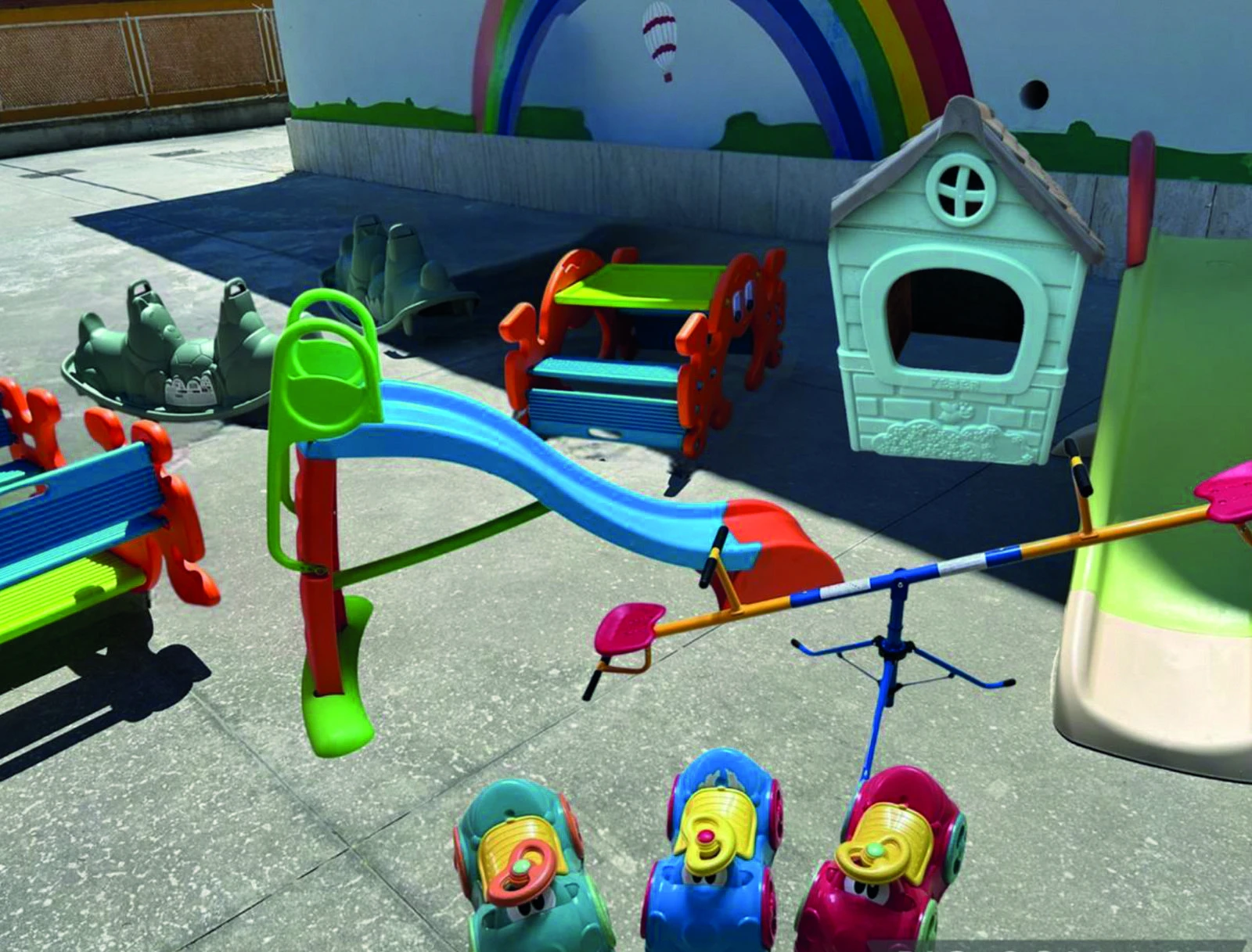 Nuovo parco giochi nella Sezione "Farfalle" della Scuola dell'Infanzia a Cropani Marina