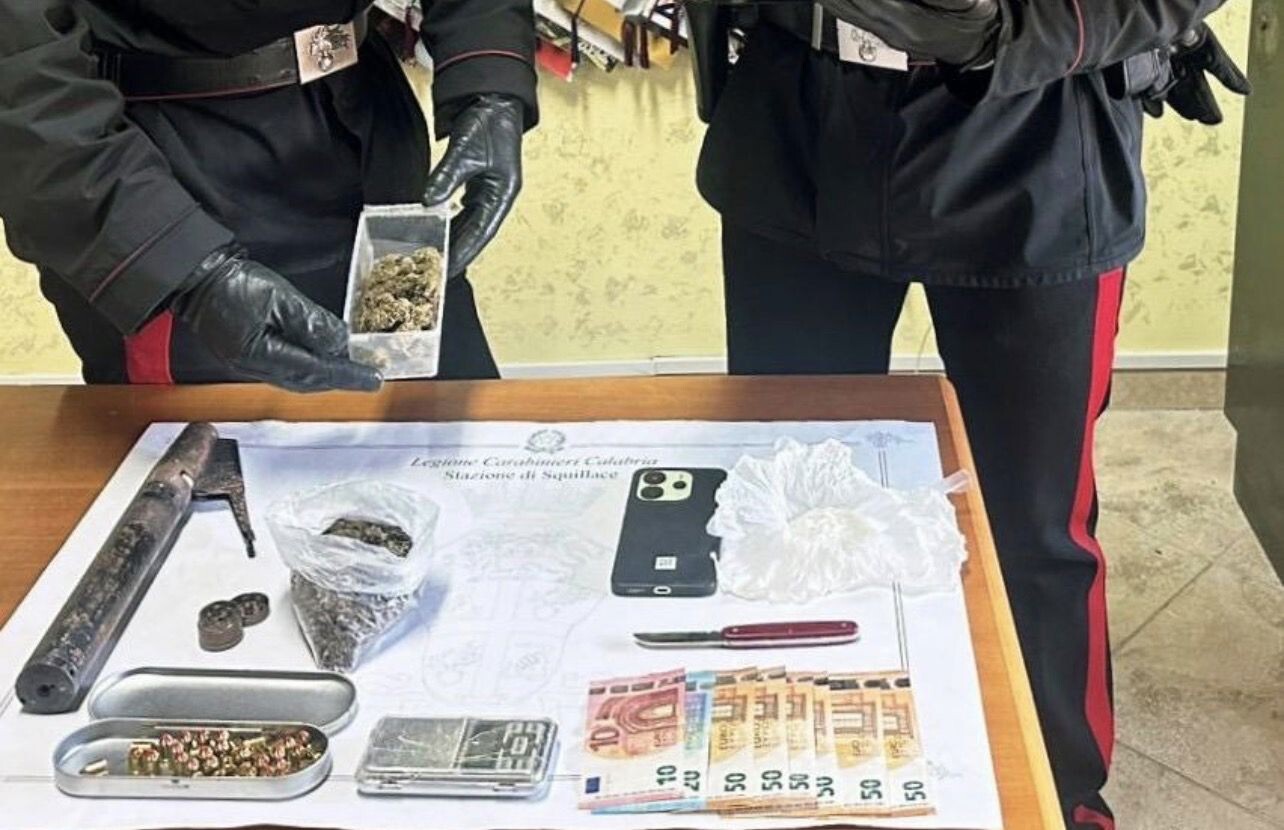 Palermiti (Cz), arrestato 34enne per spaccio di droga: sequestrati cocaina, marijuana e una pistola images Palermiti (Cz), arrestato 34enne per spaccio di droga: sequestrati cocaina, marijuana e una pistola