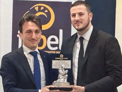 images Al Professor Gianluigi Greco il Premio Pitagora realizzato da Michele e Antonio Affidato 

