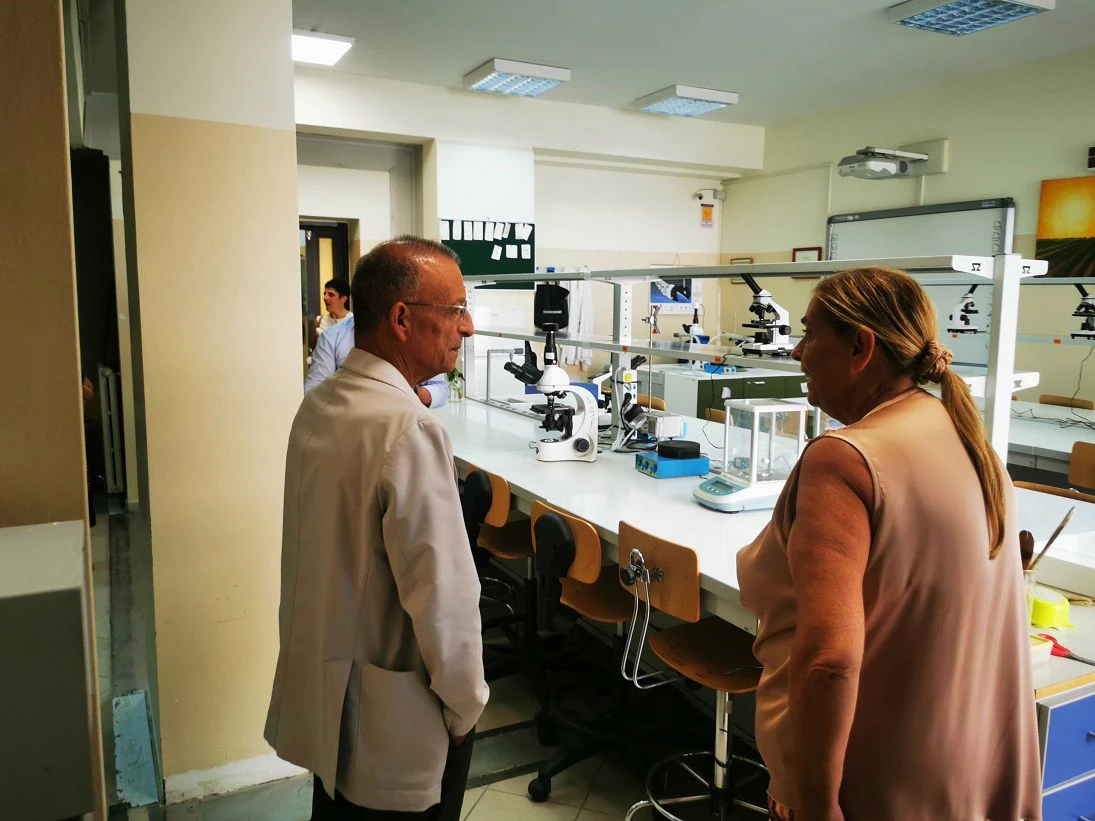 2ee61d12-4d16-4225-be76-b62b6867c32a_visita-mormile-al-liceo-scientifico-di-lamezia-terme-02.webp