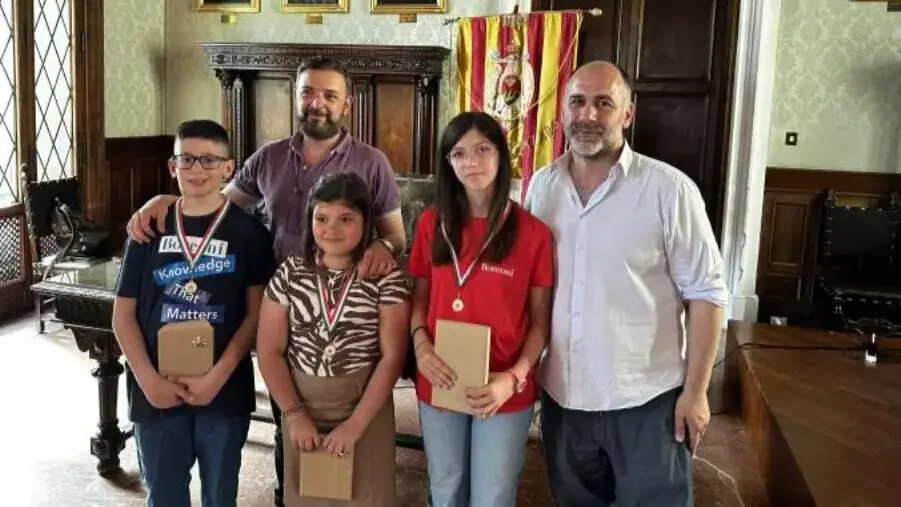 Giochi matematici alla Bocconi, Belcaro e Buccolieri premiano 3 studenti dell'IC Mater Domini di Catanzaro images Giochi matematici alla Bocconi, Belcaro e Buccolieri premiano 3 studenti dell'IC Mater Domini di Catanzaro