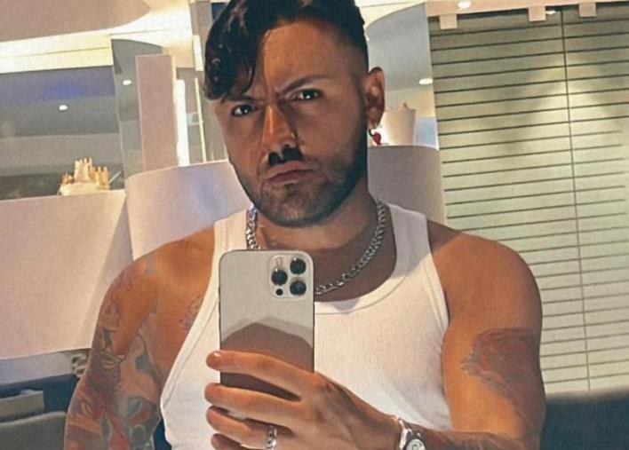 Borgia, annullato il concerto di Daniele De Martino: "Le sue canzoni inneggiano alla mafia" images Borgia, annullato il concerto di Daniele De Martino: "Le sue canzoni inneggiano alla mafia"