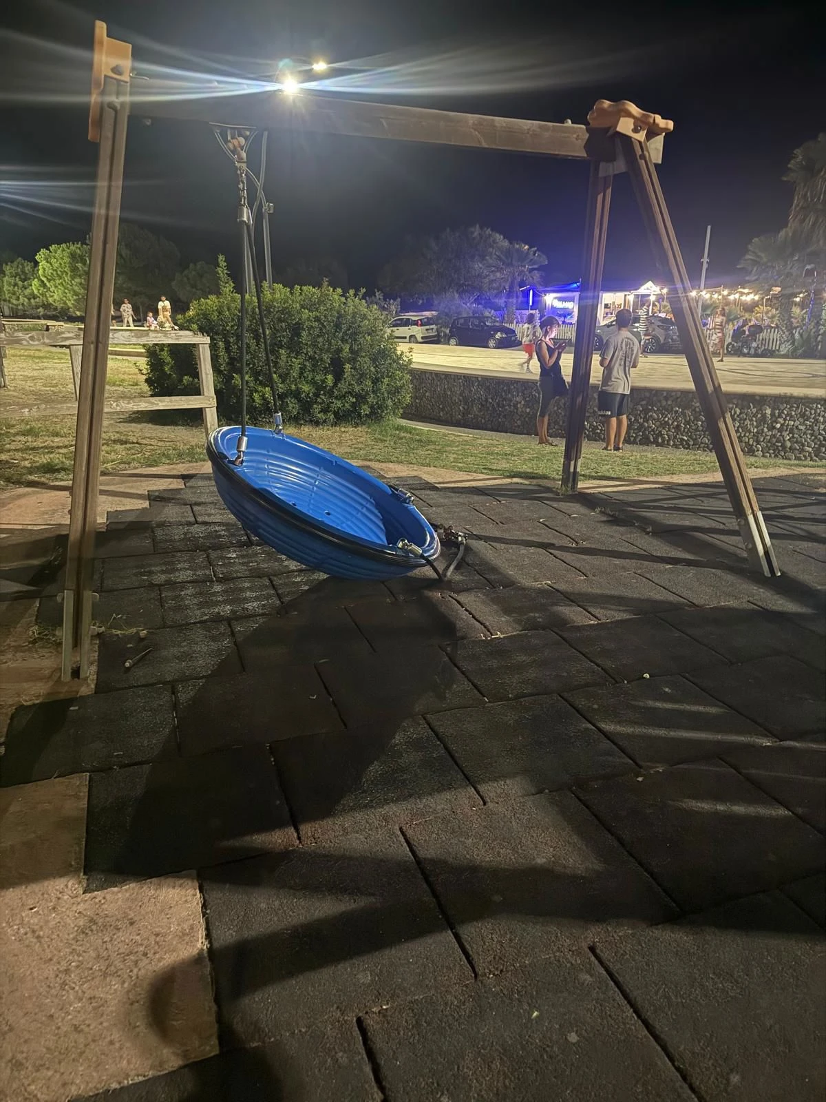 Catanzaro, un gruppo di genitori: "Quello che resta del parco giochi, i bambini non possono aspettare"