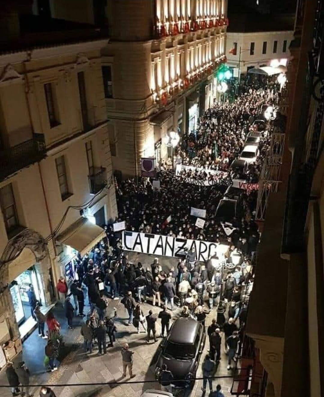 images Forza Nuova: "Prima si pensa a Catanzaro, poi al resto" 